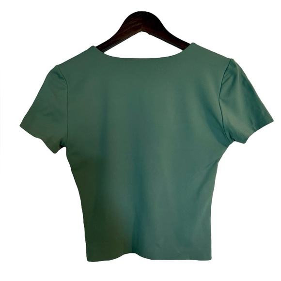 Aritzia Babaton | Contour Crew Waist T-Shirt | Turquoise/green | M - Picture 2 of 10